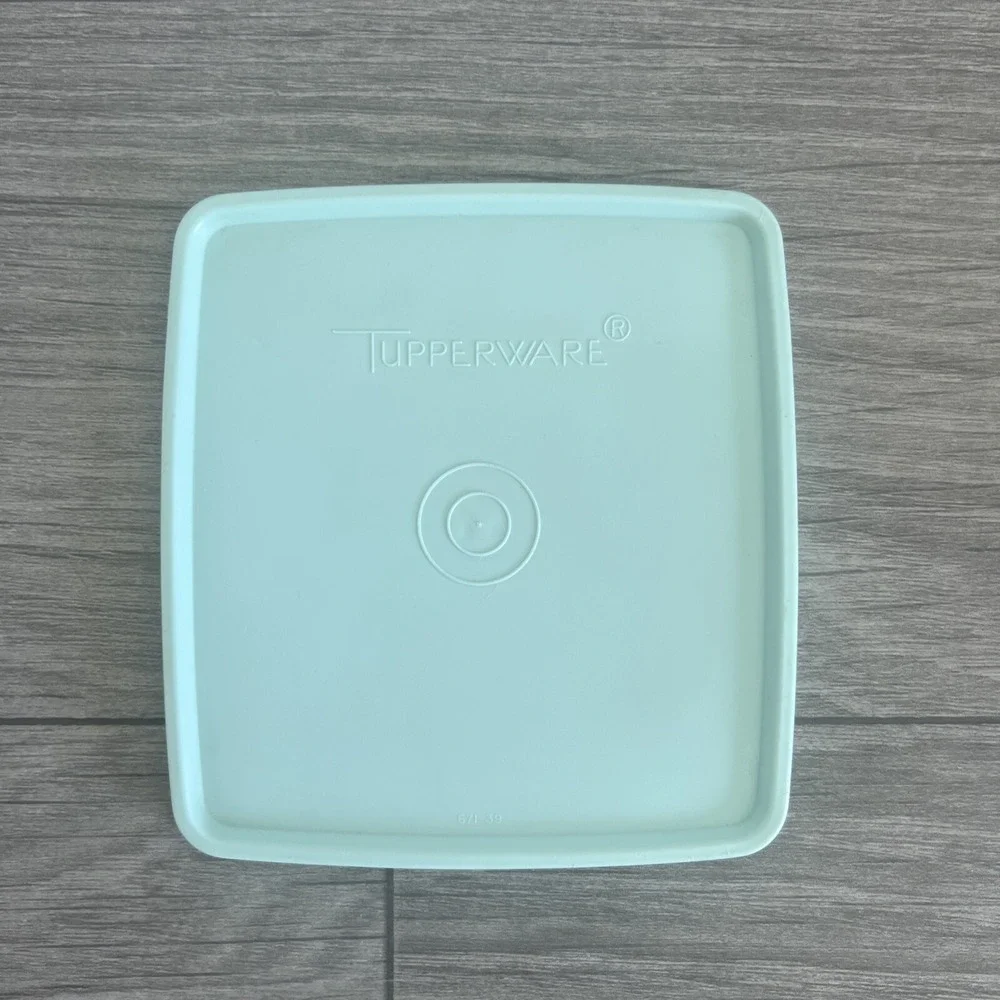 Tupperware 671-39 Replacement Lid Square-A-Way Sandwich Keeper Vintage‎